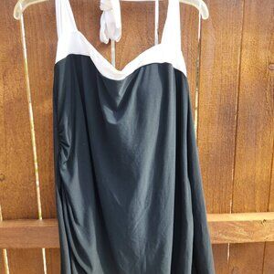 Size 1X Women's 16W Black 1pc Bathing Suit & Skirt Beach Pool Swimwear Swimming